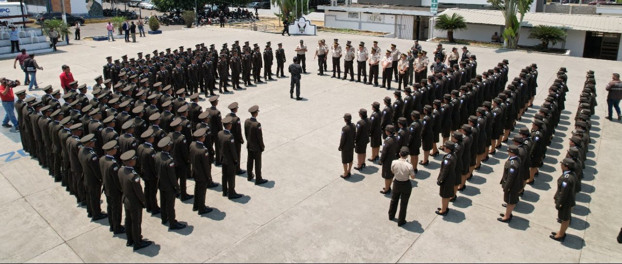 179 NUEVOS POLICÍAS REFORZARÁN LA SEGURIDAD DE LOS MANABITAS