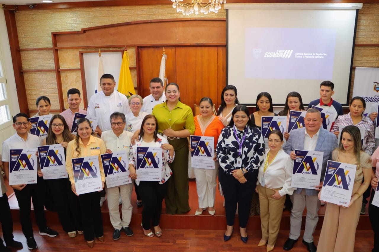 24 ESTABLECIMIENTOS GASTRONÓMICOS DE MANABÍ RECIBEN CERTIFICACIÓN SANITARIA “CALIFÍCATE CON ARCSA”