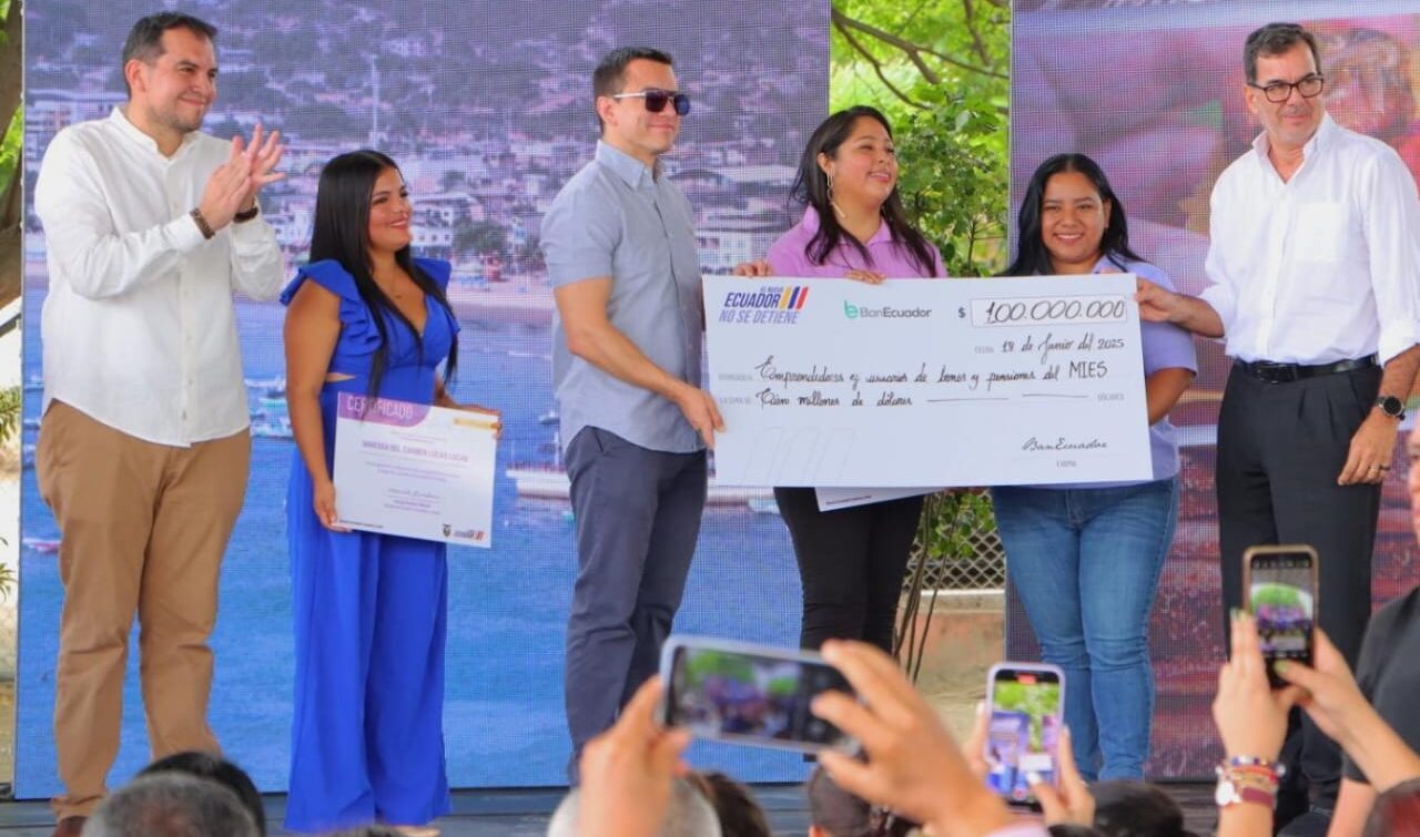 MAS CREDITOS, MAS EMPRENDIMIENTO, MAS DESARROLLO: EL PRESIDENTE NOBOA AMPLIA A USD 100 MILLONES EL PRESUPUESTO ANUAL PARA CREDITOS DEL MIES