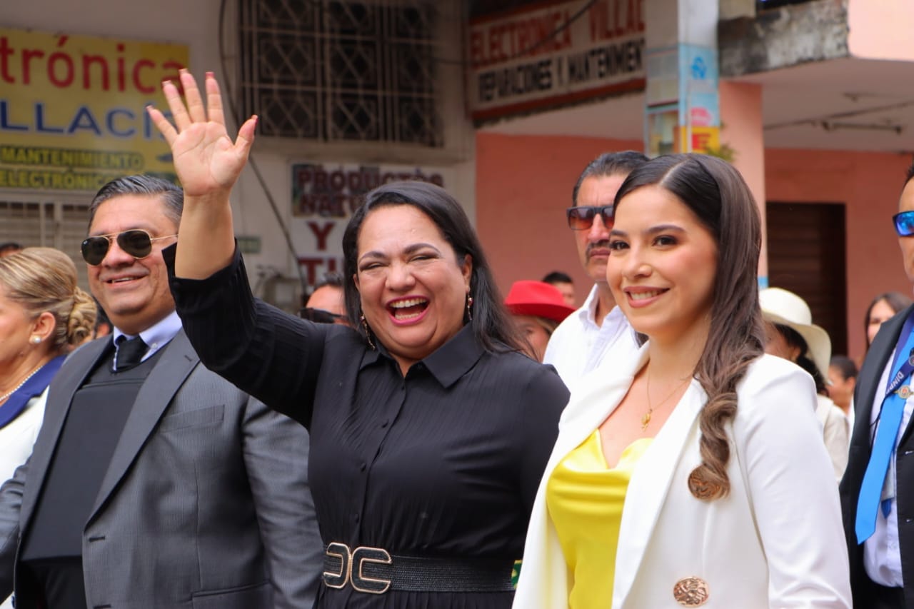 Gobernación de Manabí presente en homenaje a los 141 años de Santa Ana