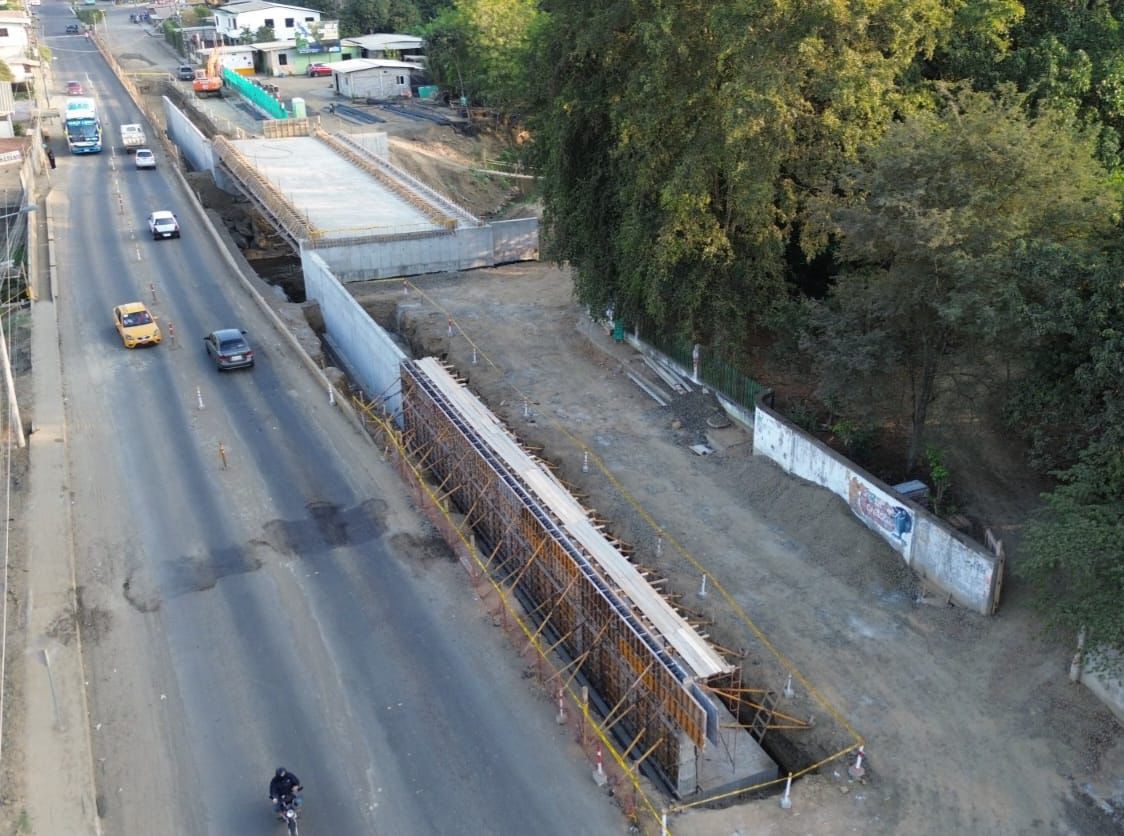 El puente en la parroquia Lodana avanza con paso firme