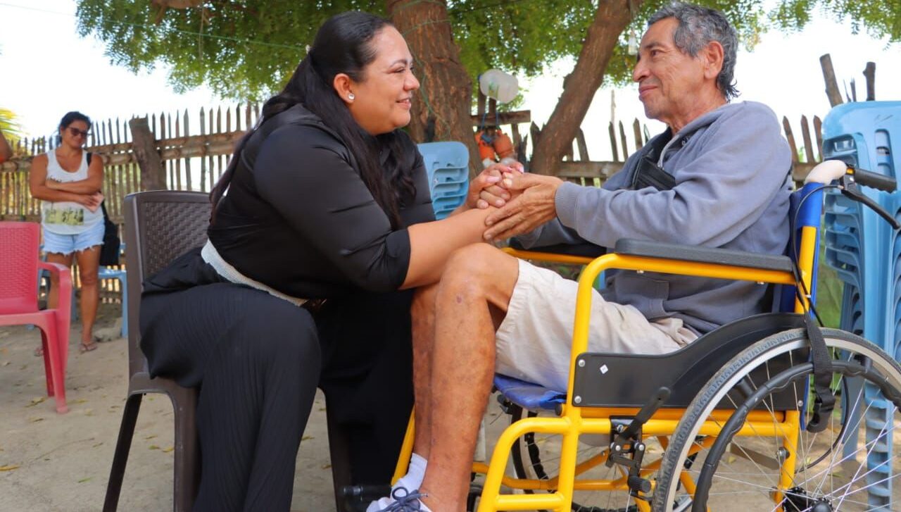 GOBIERNO NACIONAL CUMPLE: ADULTOS MAYORES RECIBEN AYUDA HUMANITARIA EN SAN JACINTO