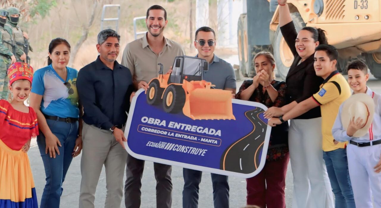 LUEGO DE 13 AÃOS DE ABANDONO, EL CAMBIO PARA MANABI SI ES POSIBLE: DANIEL NOBOA ENTREGO LA VIA E15 TRAMO LA ENTRADA- MANTA TOTALMENTE REHABILITADA